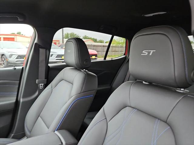 2026 Buick NV Sport Touring FWD