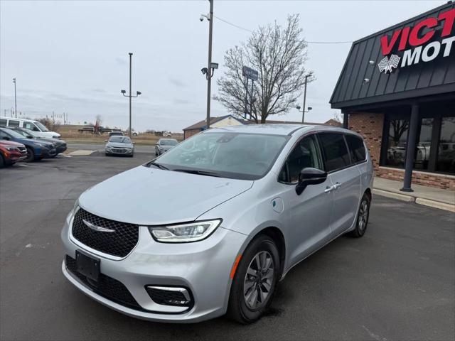 2024 Chrysler Pacifica Hybrid Select