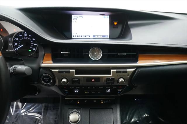 2015 Lexus ES 300h ES 300h