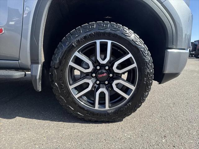 2022 GMC Sierra 1500 Limited 4WD Crew Cab Standard Box AT4