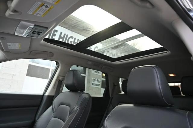 2023 Nissan Pathfinder SL 4WD