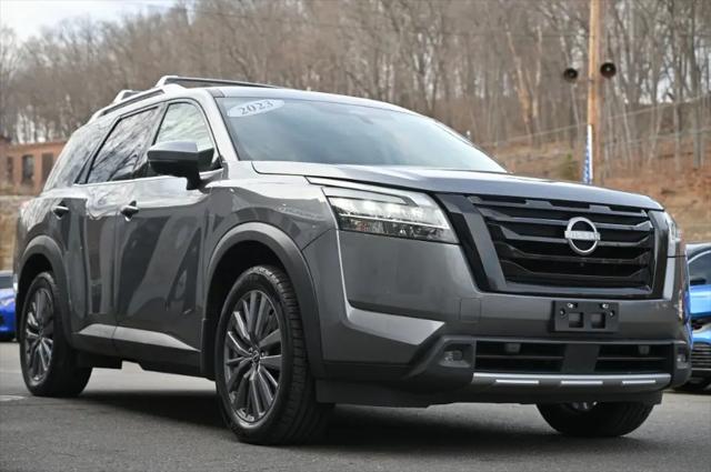 2023 Nissan Pathfinder SL 4WD