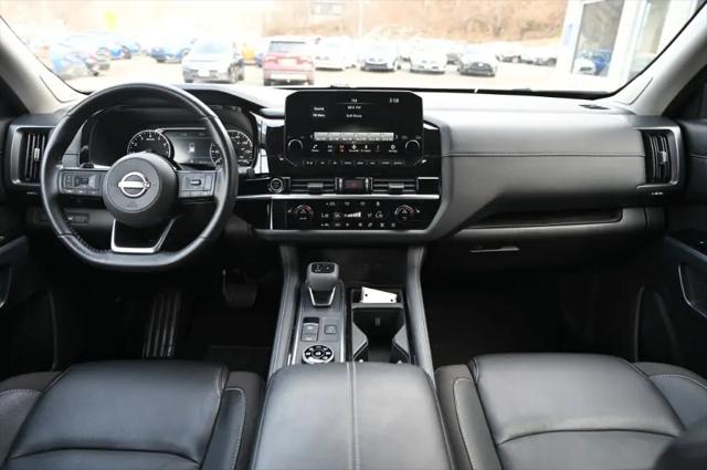2023 Nissan Pathfinder SL 4WD