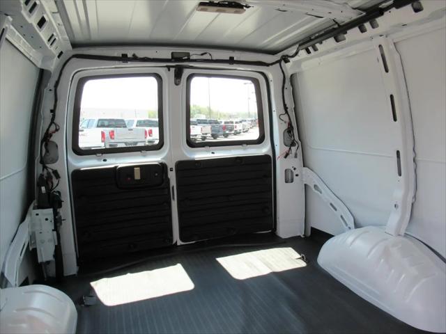 2026 GMC Savana Cargo 2500 Regular Wheelbase, Work Van, RWD