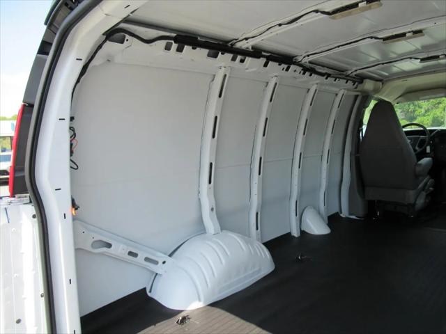 2026 GMC Savana Cargo 2500 Regular Wheelbase, Work Van, RWD