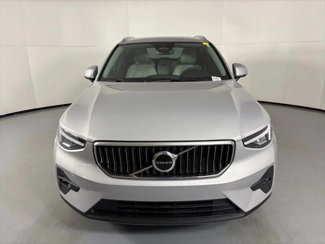 2023 Volvo XC40 B5 Plus Bright Theme