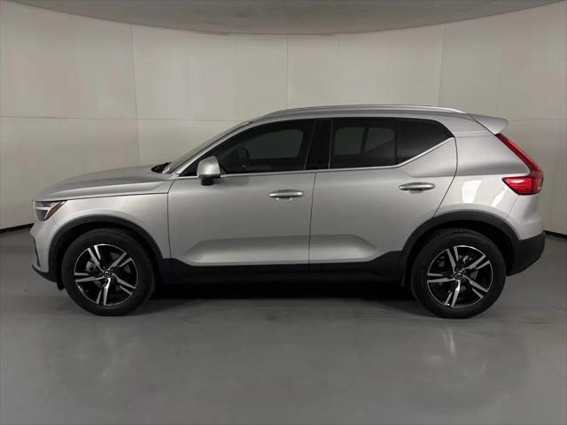 2023 Volvo XC40 B5 Plus Bright Theme