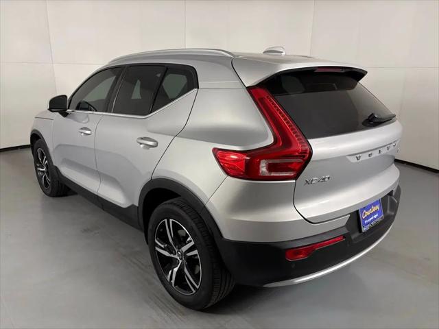 2023 Volvo XC40 B5 Plus Bright Theme