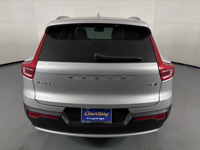 2023 Volvo XC40 B5 Plus Bright Theme