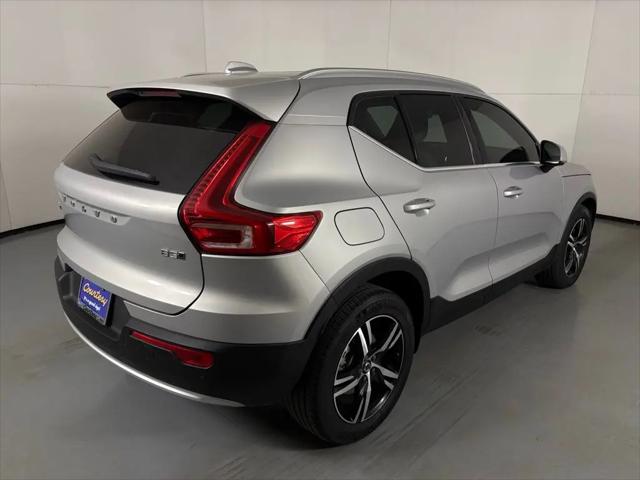 2023 Volvo XC40 B5 Plus Bright Theme