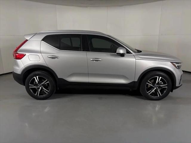 2023 Volvo XC40 B5 Plus Bright Theme