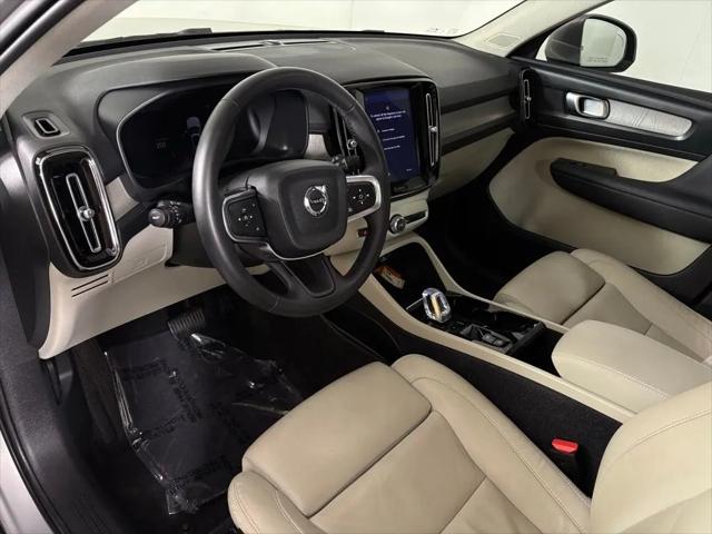 2023 Volvo XC40 B5 Plus Bright Theme