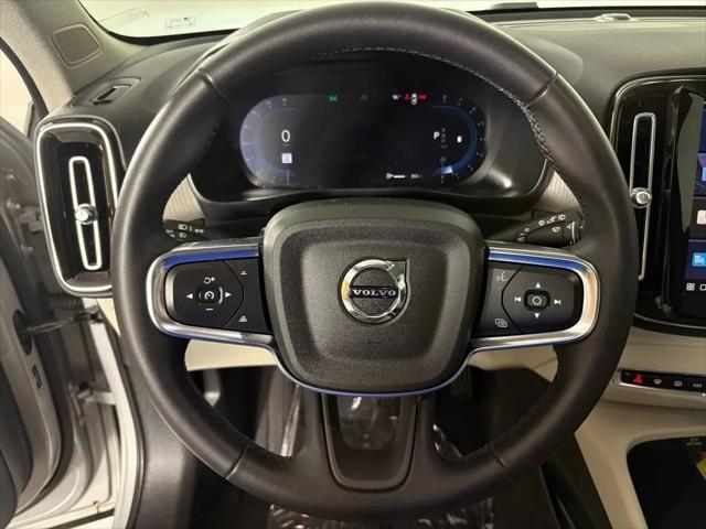 2023 Volvo XC40 B5 Plus Bright Theme