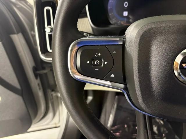 2023 Volvo XC40 B5 Plus Bright Theme