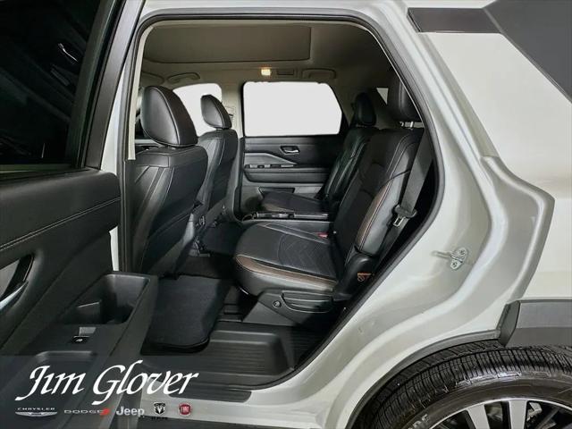 2024 Nissan Pathfinder Platinum FWD