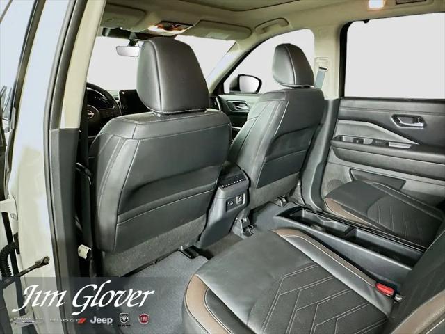 2024 Nissan Pathfinder Platinum FWD