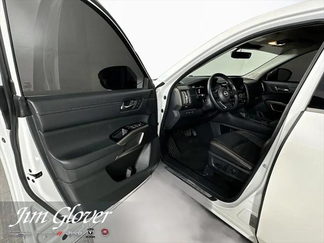 2024 Nissan Pathfinder Platinum FWD