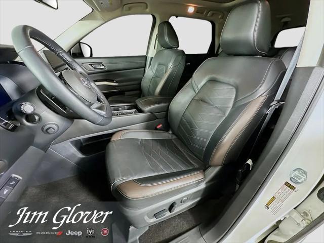 2024 Nissan Pathfinder Platinum FWD