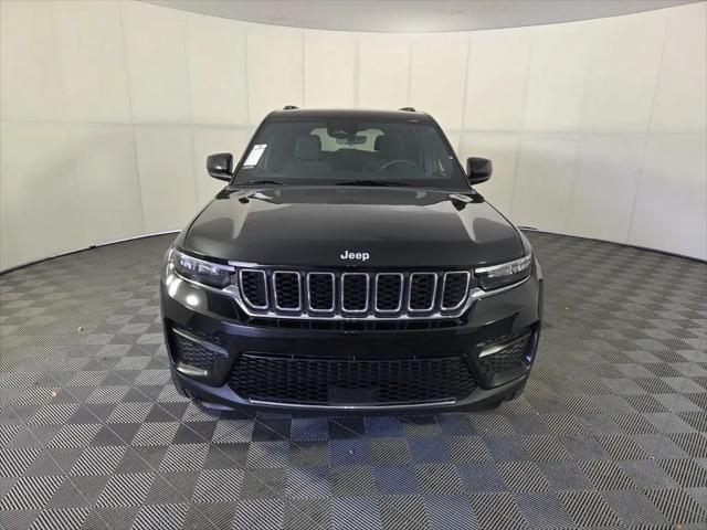 2025 Jeep Grand Cherokee Laredo 4x4