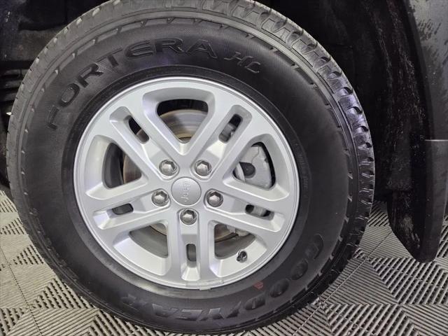 2025 Jeep Grand Cherokee Laredo 4x4
