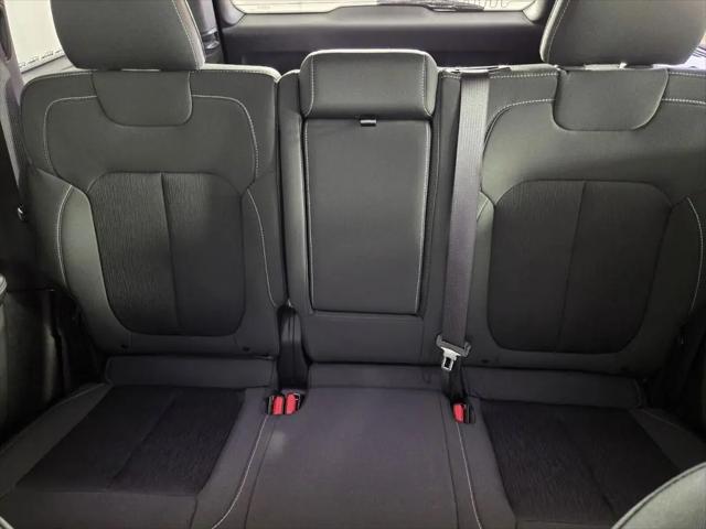 2025 Jeep Grand Cherokee Laredo 4x4
