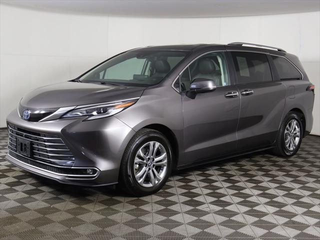 2023 Toyota Sienna Platinum