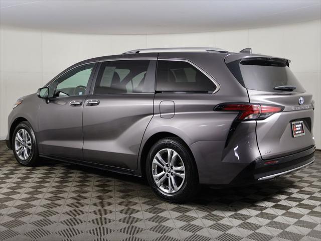 2023 Toyota Sienna Platinum