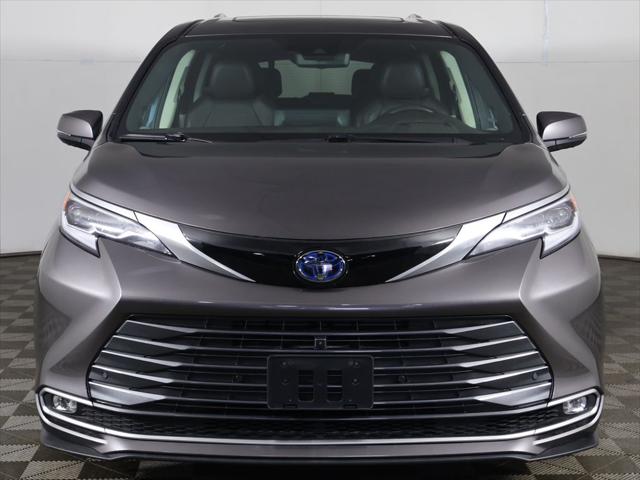 2023 Toyota Sienna Platinum