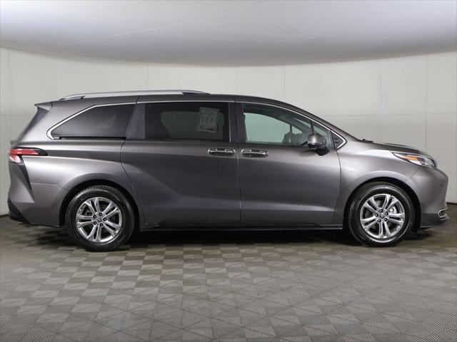 2023 Toyota Sienna Platinum