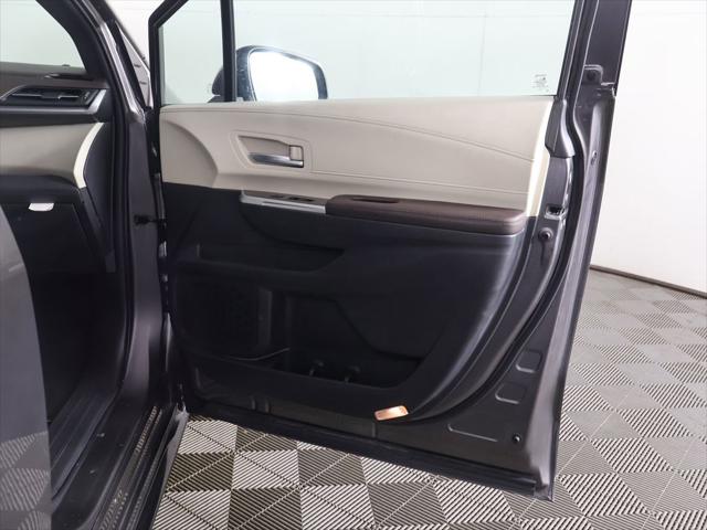 2023 Toyota Sienna Platinum