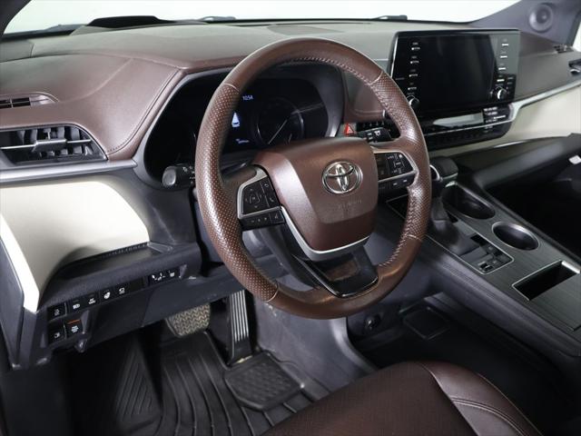 2023 Toyota Sienna Platinum