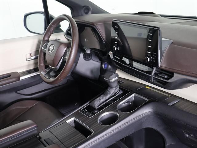 2023 Toyota Sienna Platinum