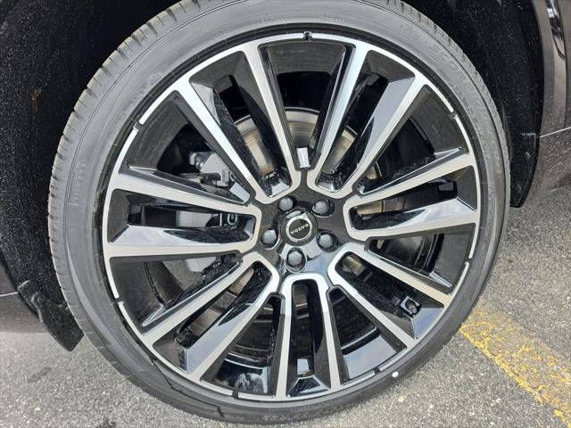 2026 Volvo XC90 Ultra Dark Theme, B6 AWD Gas (mild hybrid), Gasoline, 6 Seats
