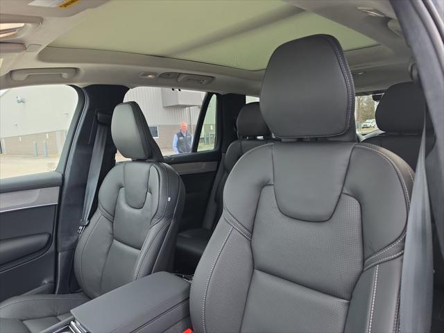 2026 Volvo XC90 Ultra Dark Theme, B6 AWD Gas (mild hybrid), Gasoline, 6 Seats