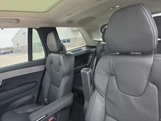 2026 Volvo XC90 Ultra Dark Theme, B6 AWD Gas (mild hybrid), Gasoline, 6 Seats