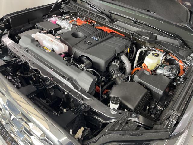2026 Toyota Tundra Platinum Hybrid CrewMax 5.5' Bed
