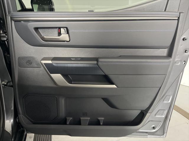 2026 Toyota Tundra Platinum Hybrid CrewMax 5.5' Bed