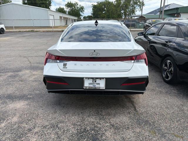 2025 Hyundai Elantra SEL Convenience