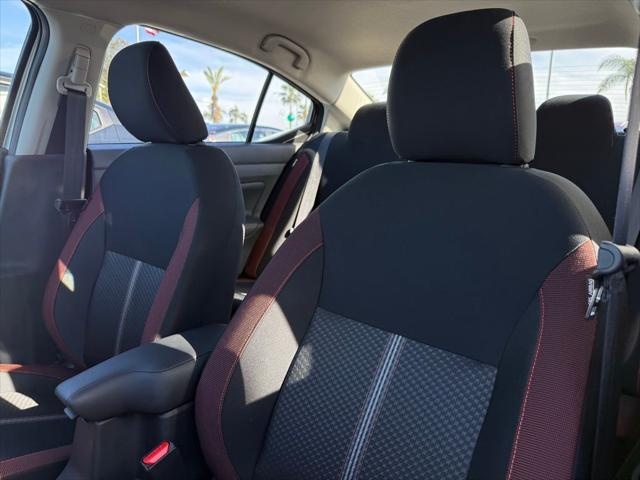 2025 Nissan Versa 1.6 SR