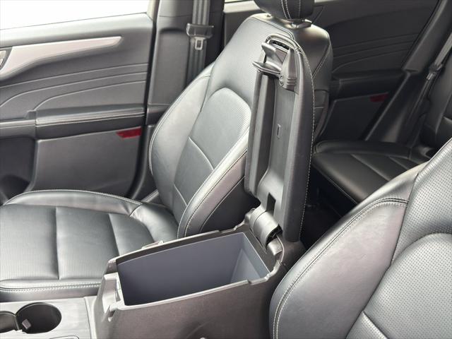 2025 Ford Escape Platinum