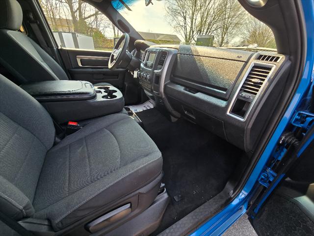 2024 Ram 1500 Classic Warlock Crew Cab 4x4 5'7" Box
