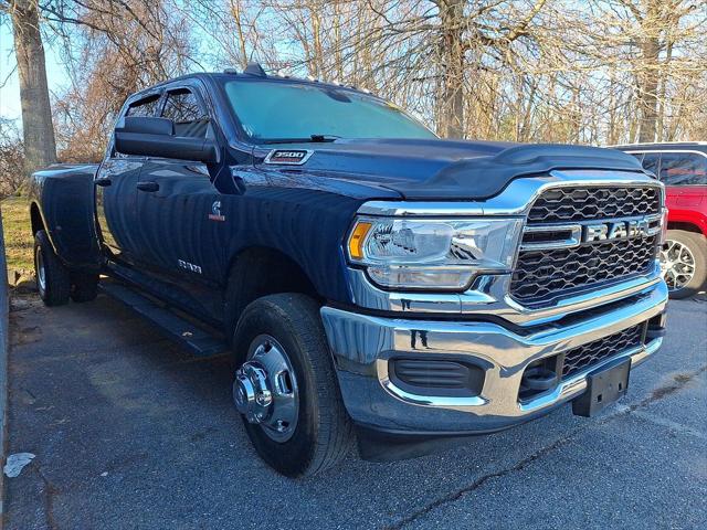 2022 RAM 3500 Tradesman Crew Cab 4x4 8 Box