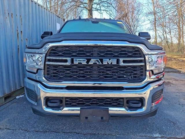 2022 RAM 3500 Tradesman Crew Cab 4x4 8 Box