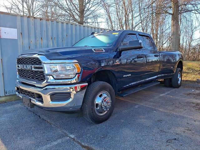2022 RAM 3500 Tradesman Crew Cab 4x4 8 Box