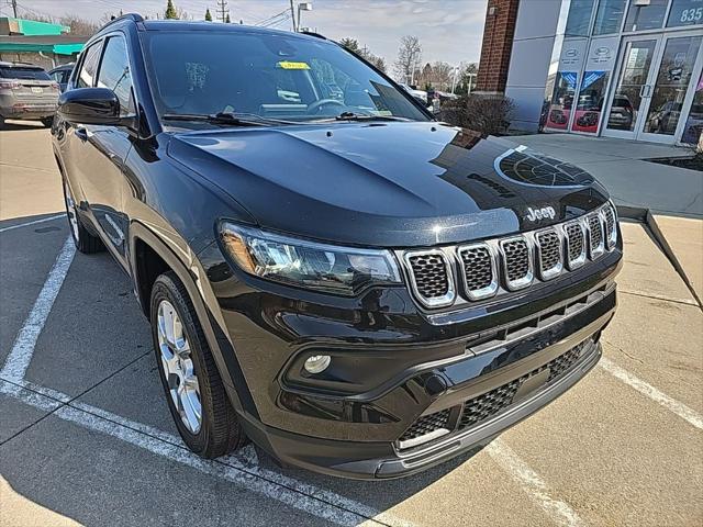 2023 Jeep Compass Latitude Lux FWD