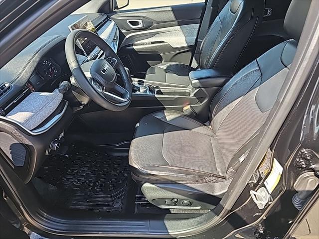 2023 Jeep Compass Latitude Lux FWD