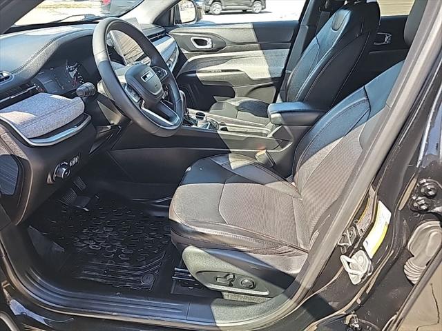 2023 Jeep Compass Latitude Lux FWD