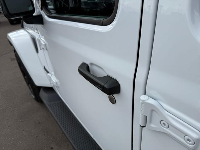 2023 Jeep Wrangler 4-Door Sahara Altitude 4x4
