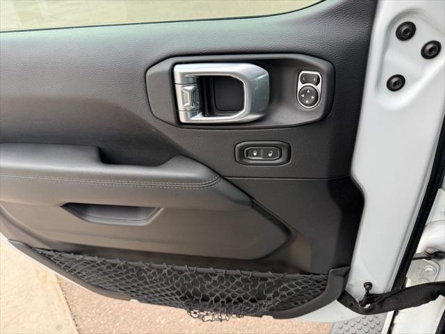 2023 Jeep Wrangler 4-Door Sahara Altitude 4x4