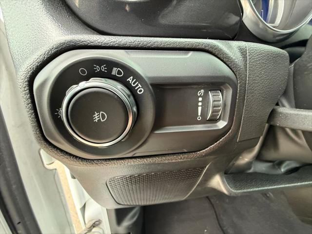 2023 Jeep Wrangler 4-Door Sahara Altitude 4x4